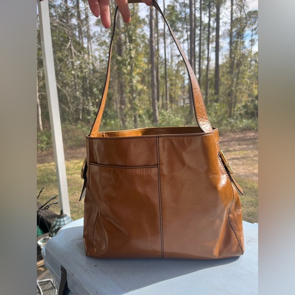 Render Leather Hobo Bag | Classic Shoulder Bag | Cognac Brown - Picture 2 of 6